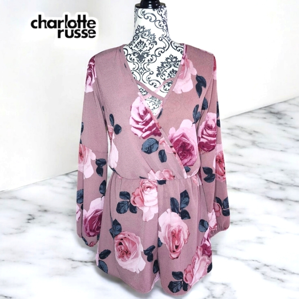 CHARLOTTE RUSSE Floral Romper - Medium